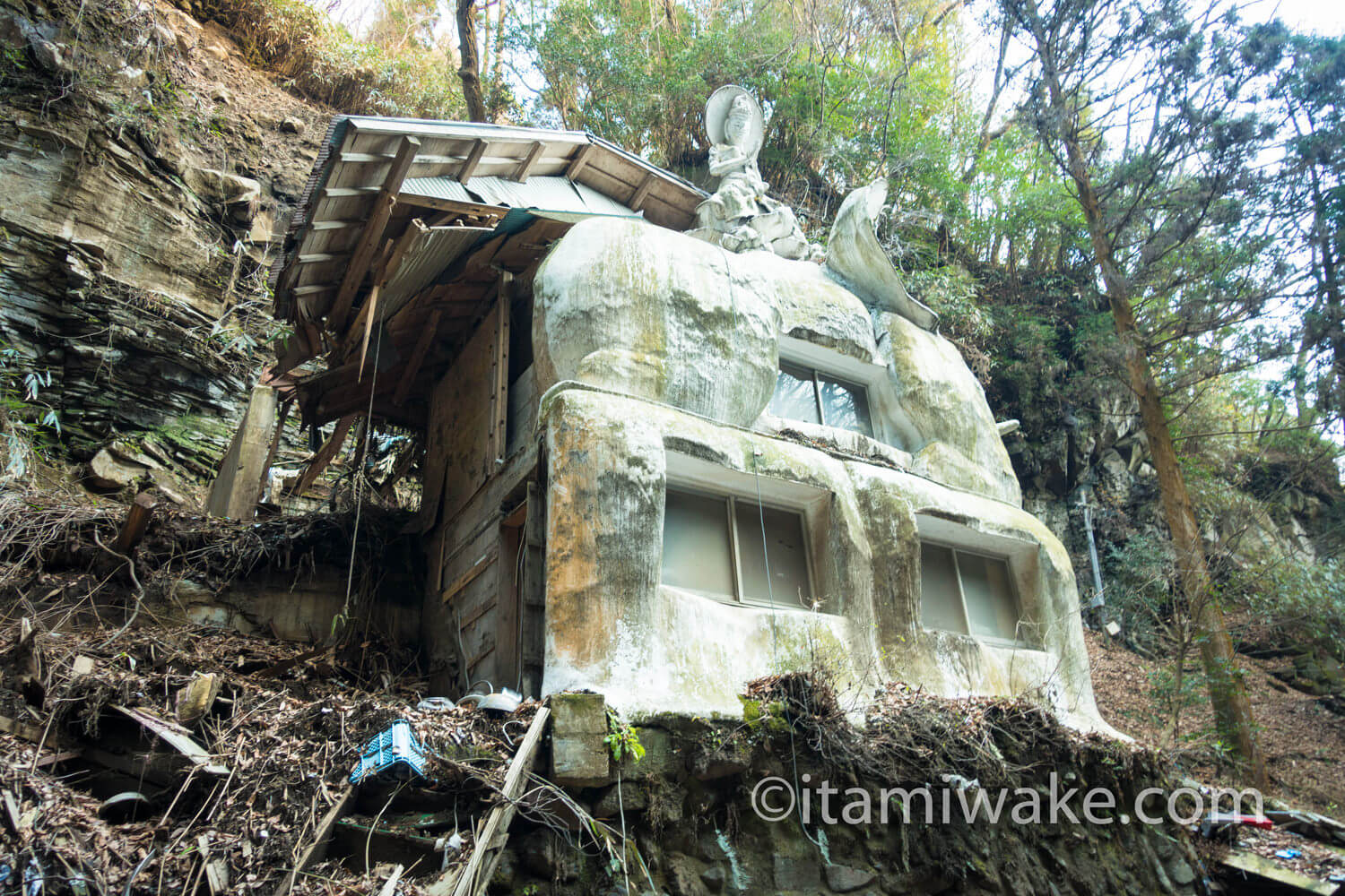 建物の片側