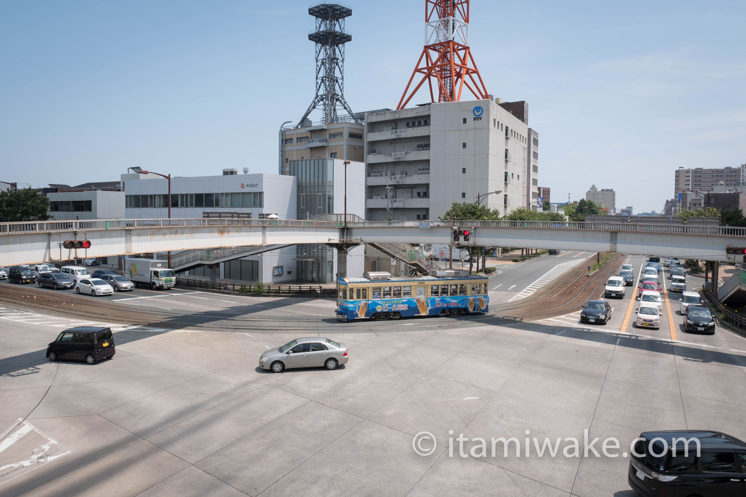 曲がる電車