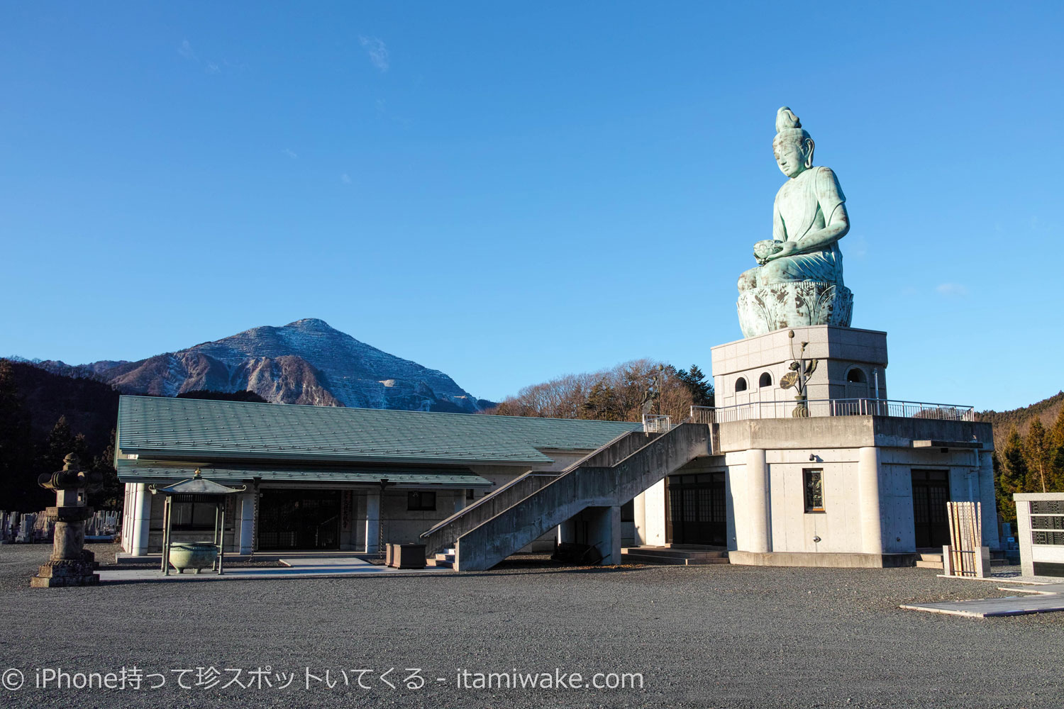 観音様の側面