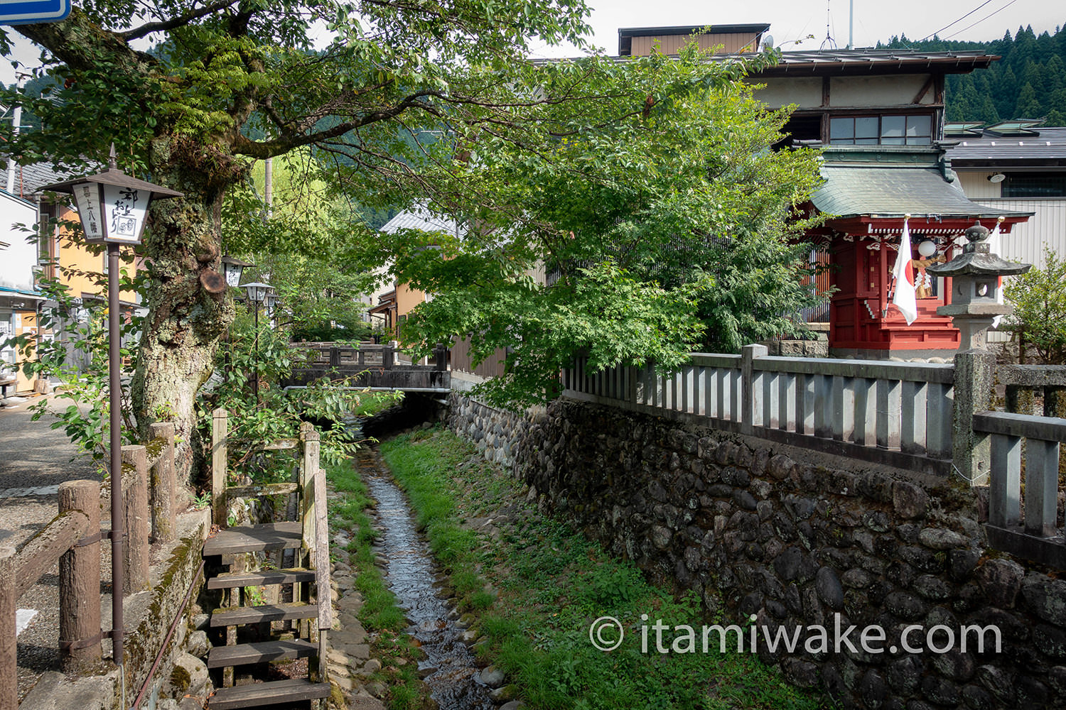 郡上八幡観光へ 清流と古い街並みの写真を撮ったから見て いたみわけ Com