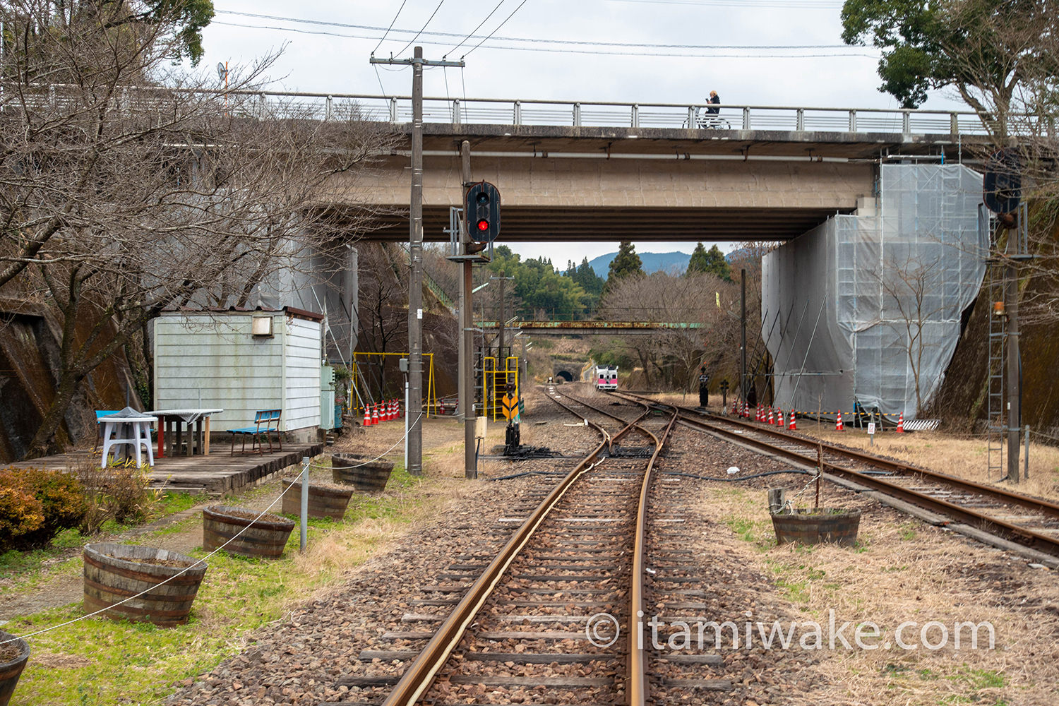 高千穂駅ホームから延びる線路