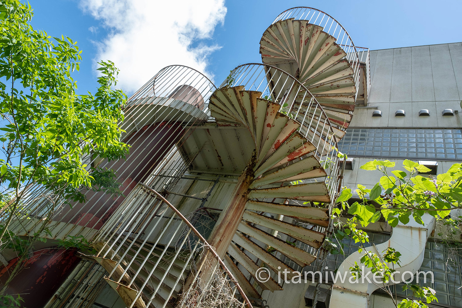 バイオハザード研究所の螺旋階段